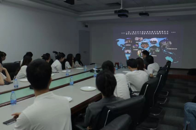 参观现代企业 激发创新活力